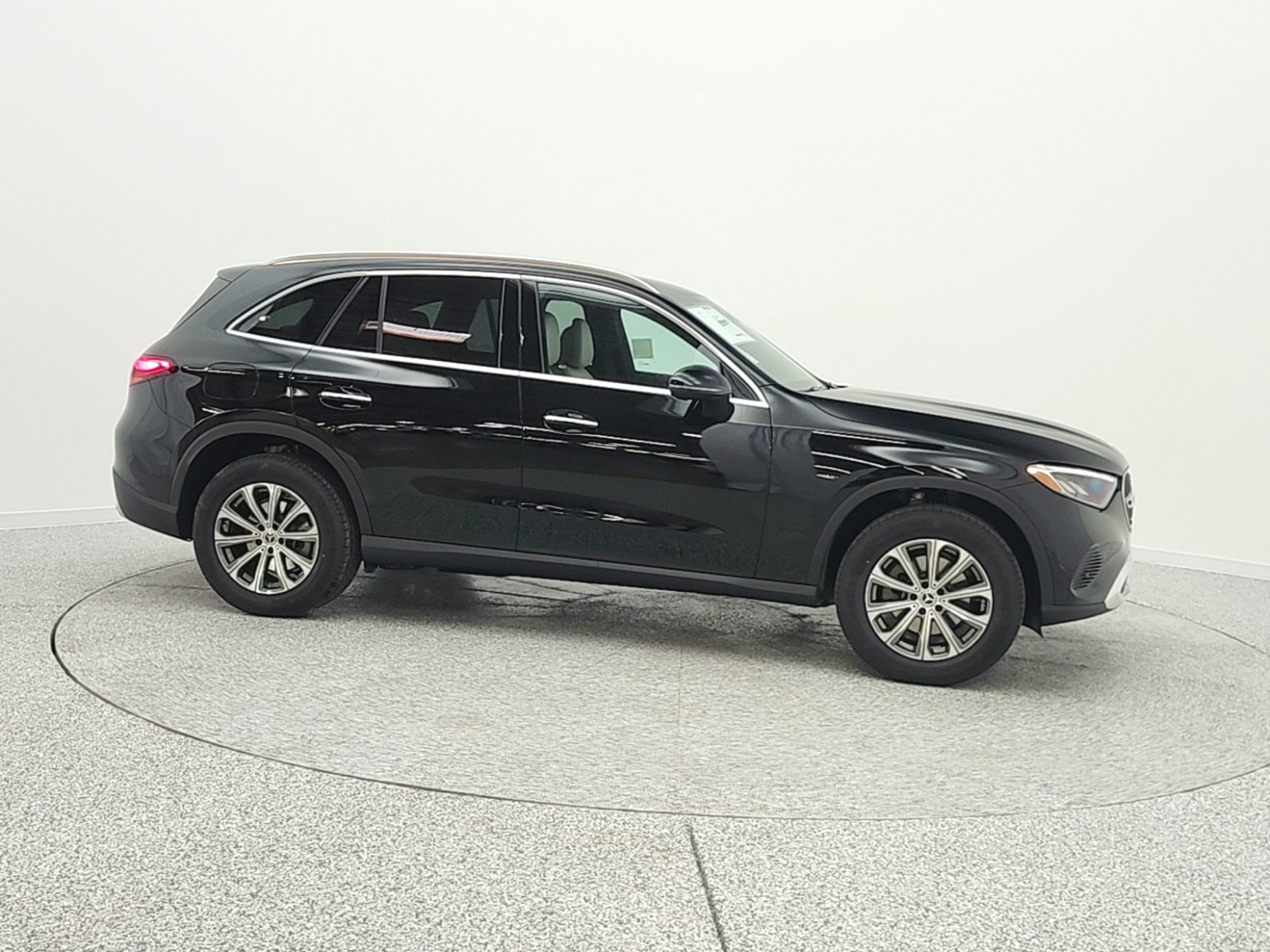 New 2026 Black Mercedes-Benz GLC 300 image 4