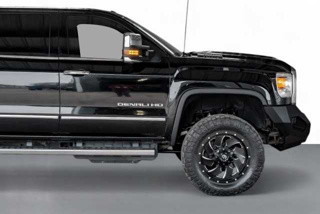 2017 GMC Sierra 2500HD Denali 7