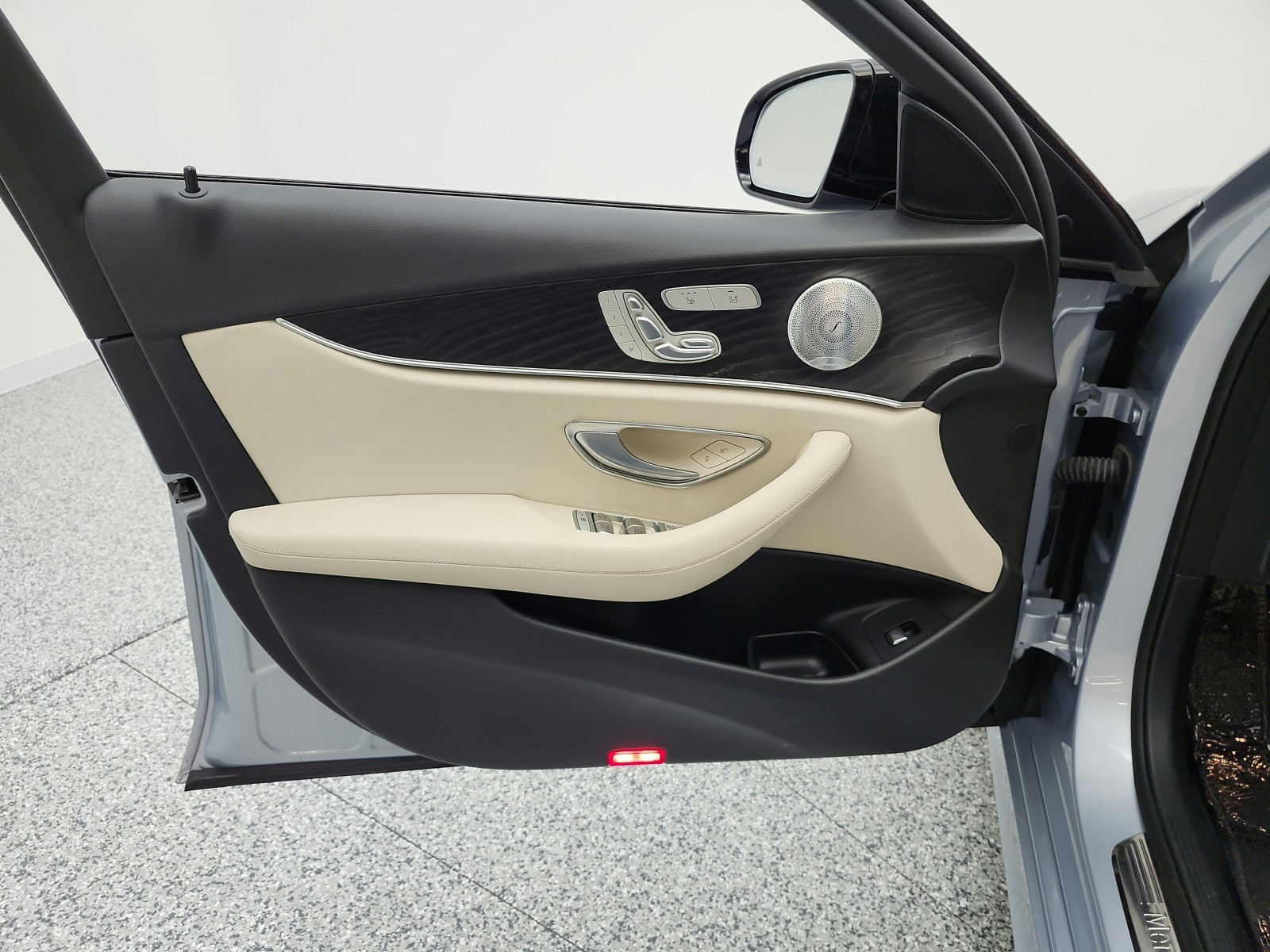 Used 2018 Diamond Silver Metallic Mercedes-Benz E 300 RWD Sedan image 15