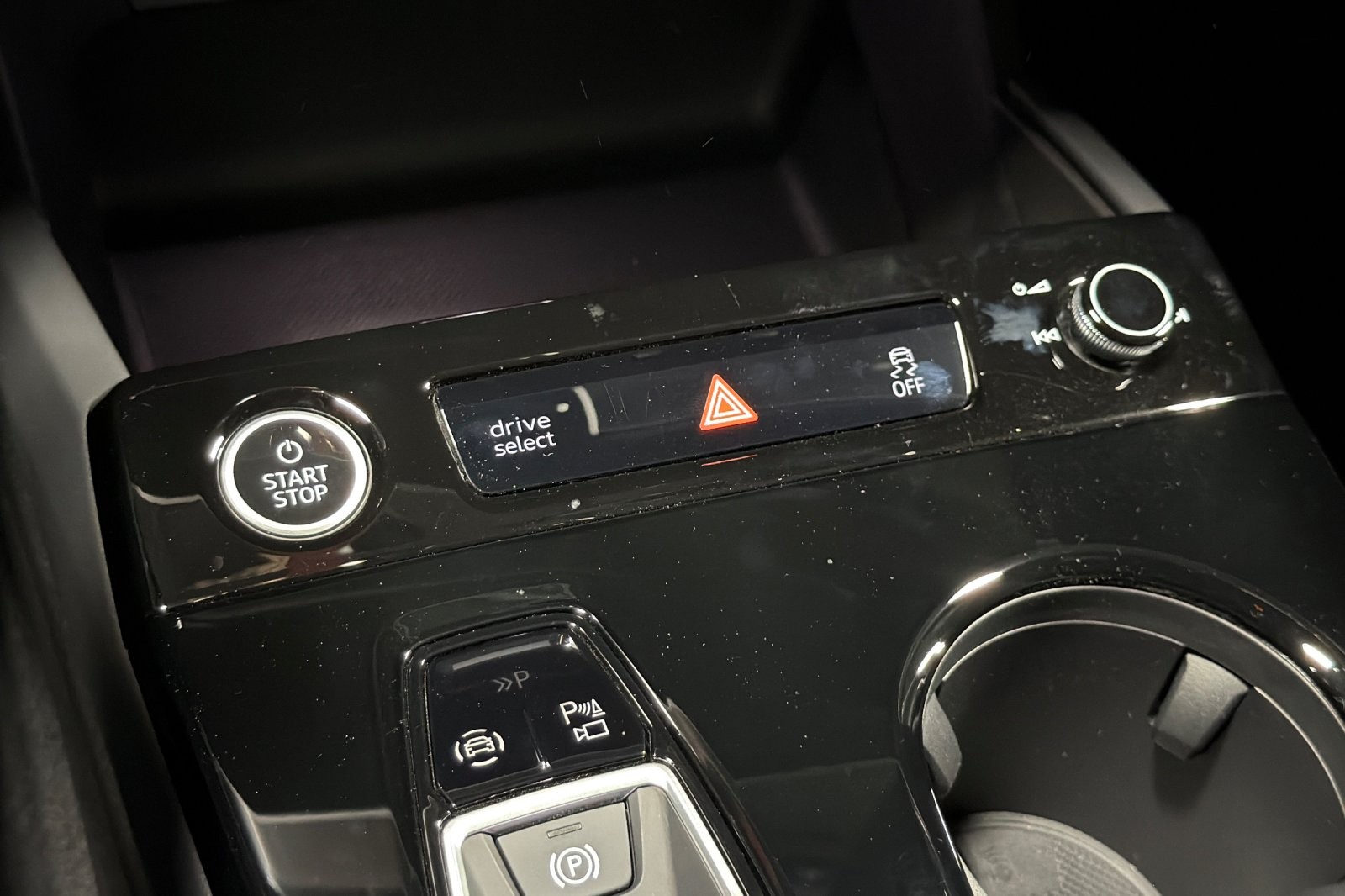 New 2027 Manhattan Gray Metallic Audi Premium quattro image 20