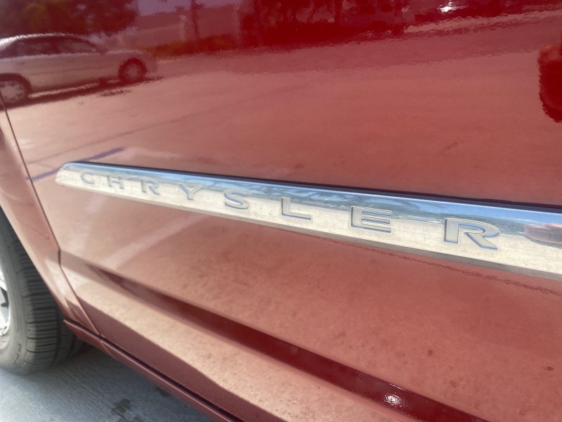 2012 Chrysler Town & Country 1 OWNER LOW MILES 58.411 in , 