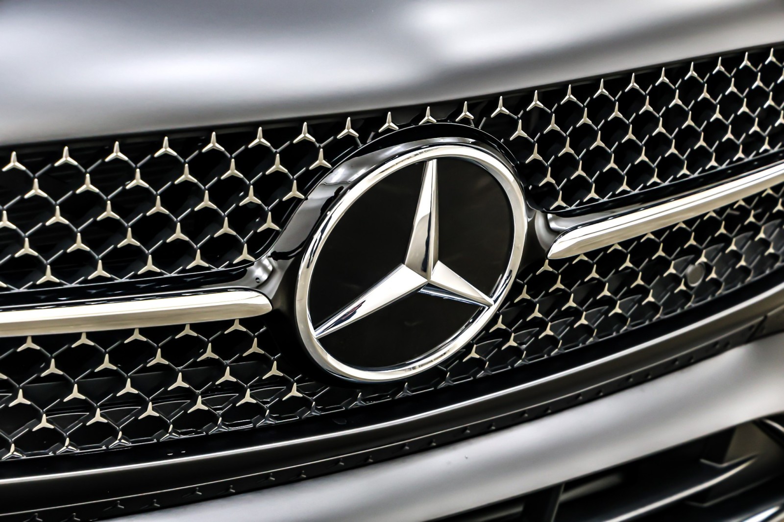 New 2026 MANUFAKTUR Graphite Grey Magno Mercedes-Benz CLE 300 image 13