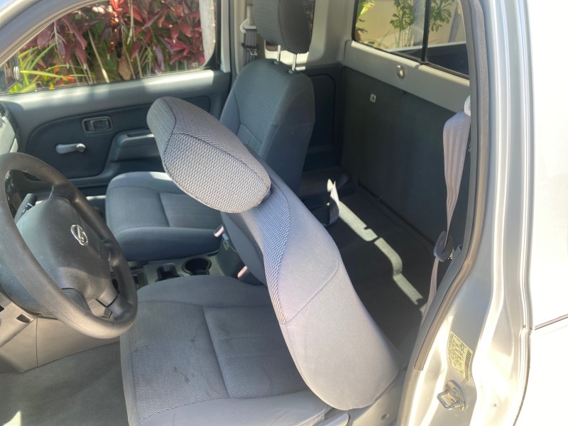 2002 Nissan Frontier 2WD XE XCAB 5 SPD AC 4 CYL in ,