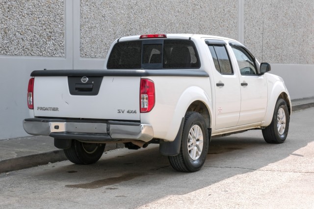 2017 Nissan Frontier SV V6 9