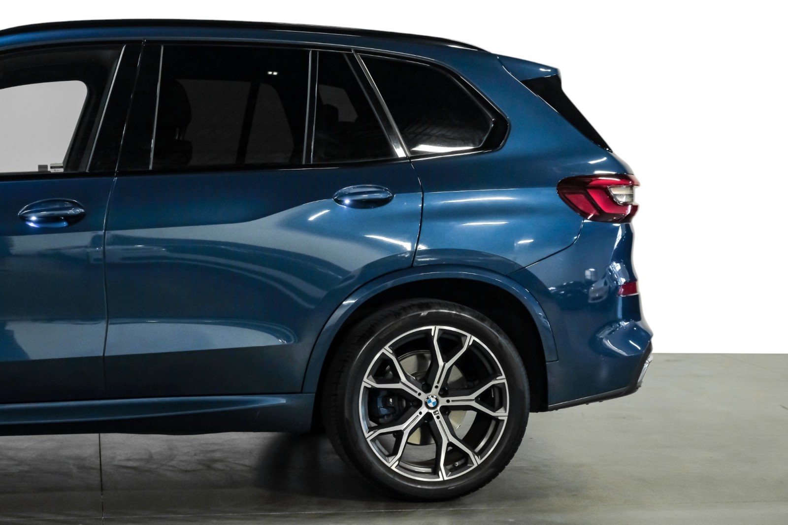 2023 BMW X5 xDrive40i MSport PremiumPkg 4ZoneClmt ParkAsstPkg 21Alloys 11