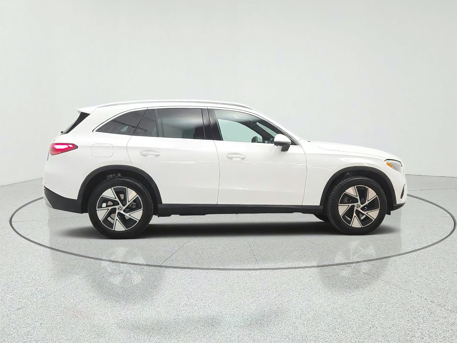 Certified Used 2024 Polar White Mercedes-Benz GLC 300 4MATIC® SUV image 4