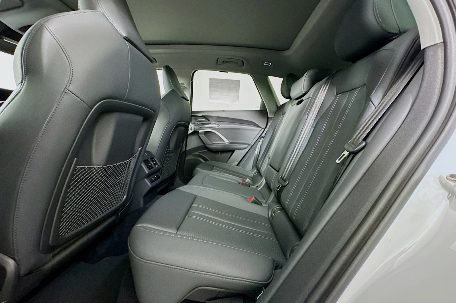 New 2025 Glacier White Metallic Audi Premium Plus image 9