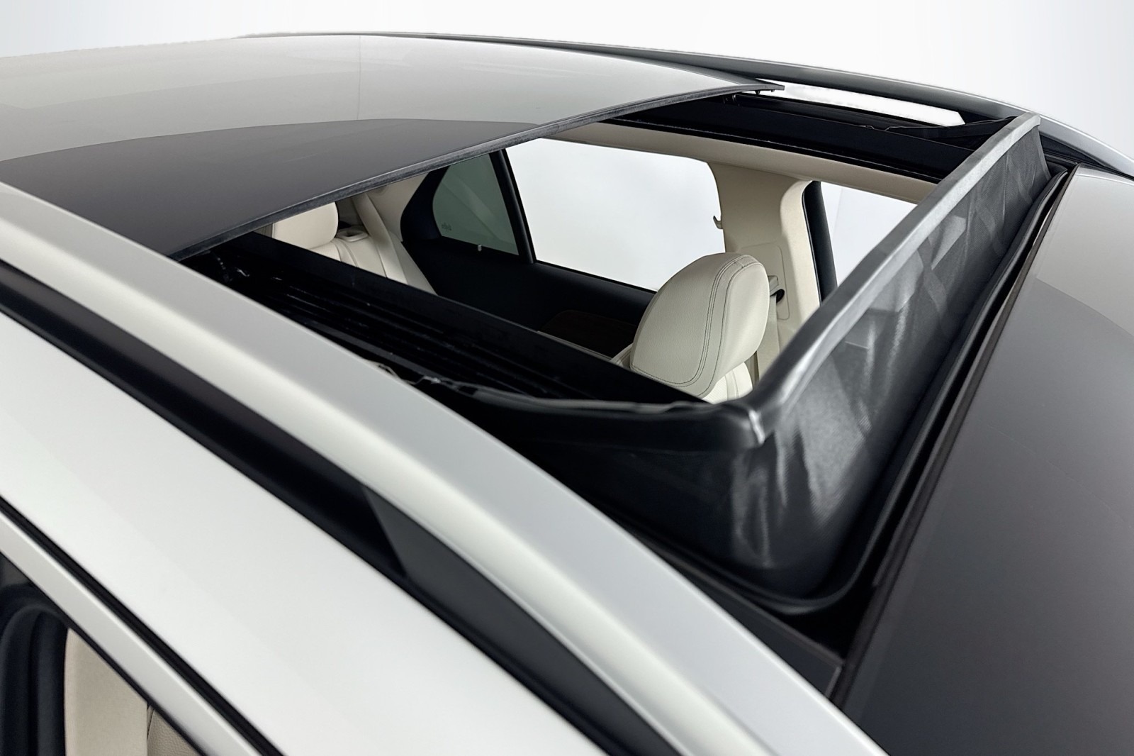 New 2026 Polar White Mercedes-Benz GLE 450 4MATIC® SUV image 21