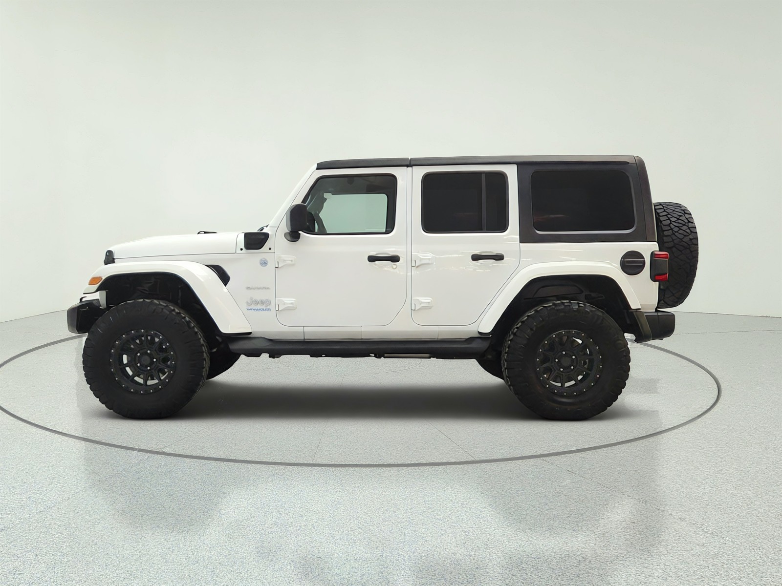 Used 2021 Bright White Clearcoat Jeep Unlimited Sahara 4x4 image 8