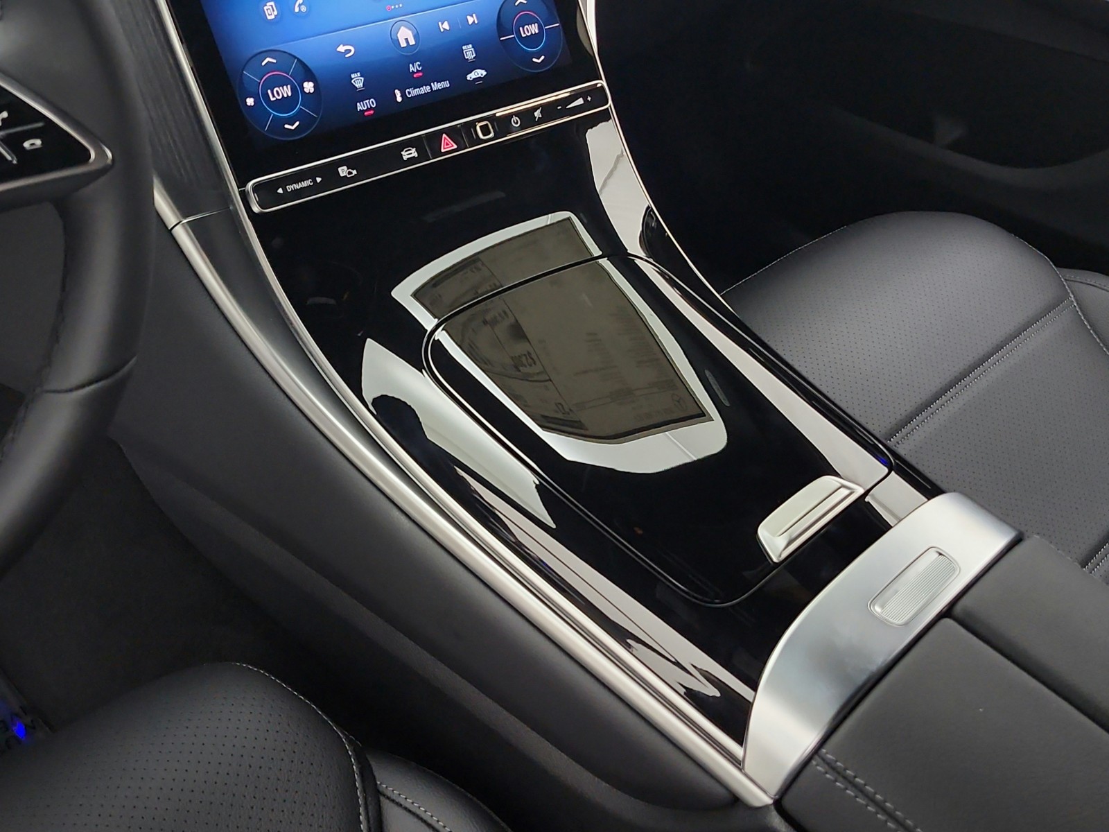 New 2026 Black Mercedes-Benz GLC 300 image 9