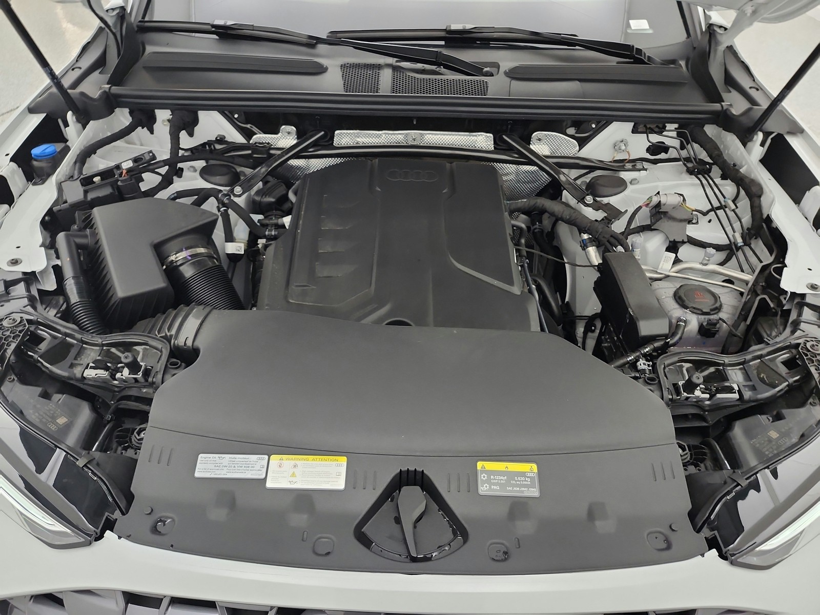 New 2025 Glacier White Metallic Audi Premium Plus 2.0 TFSI quattro image 12