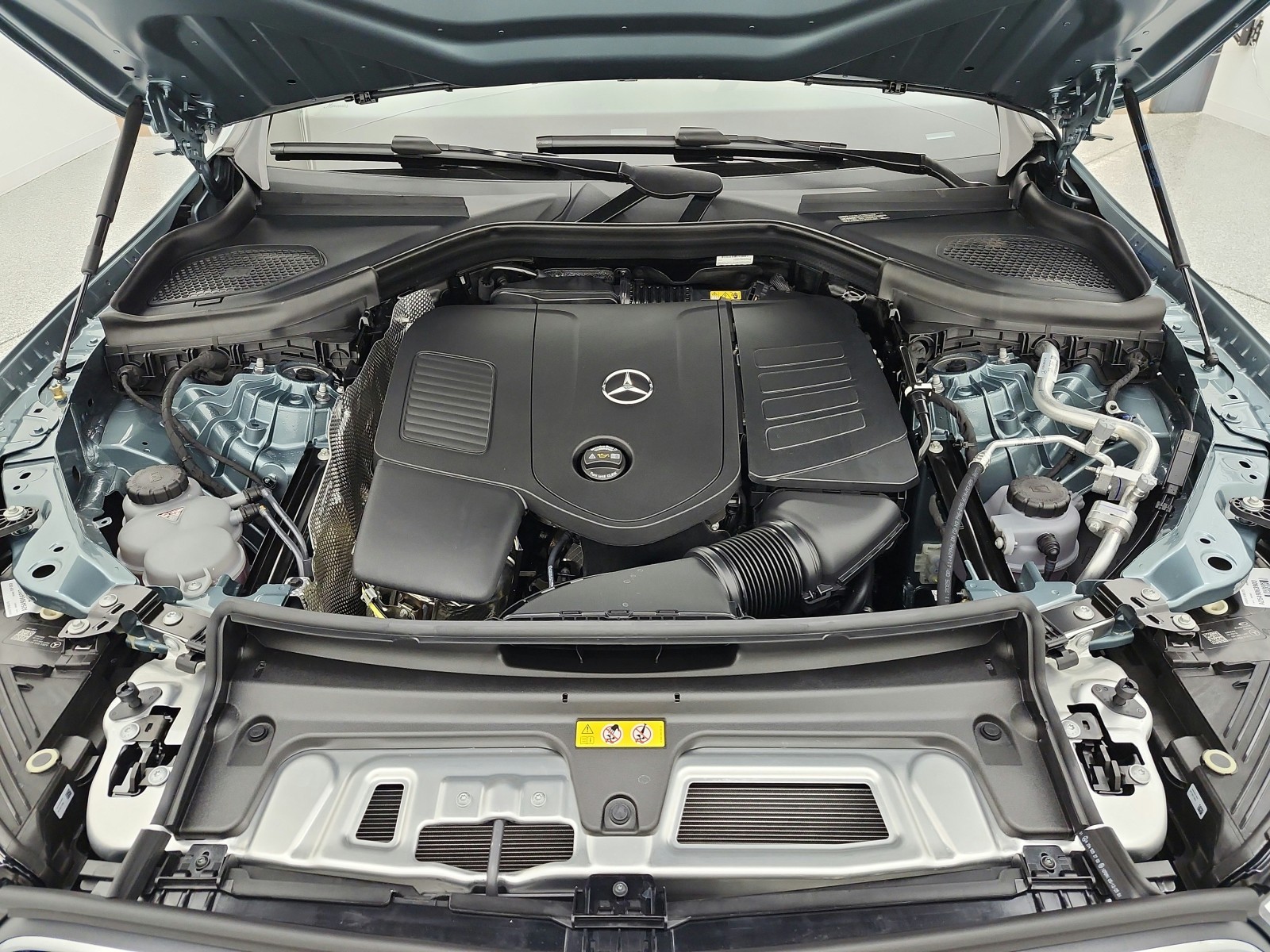 New 2026 Verde Silver Metallic Mercedes-Benz GLC 300 image 13