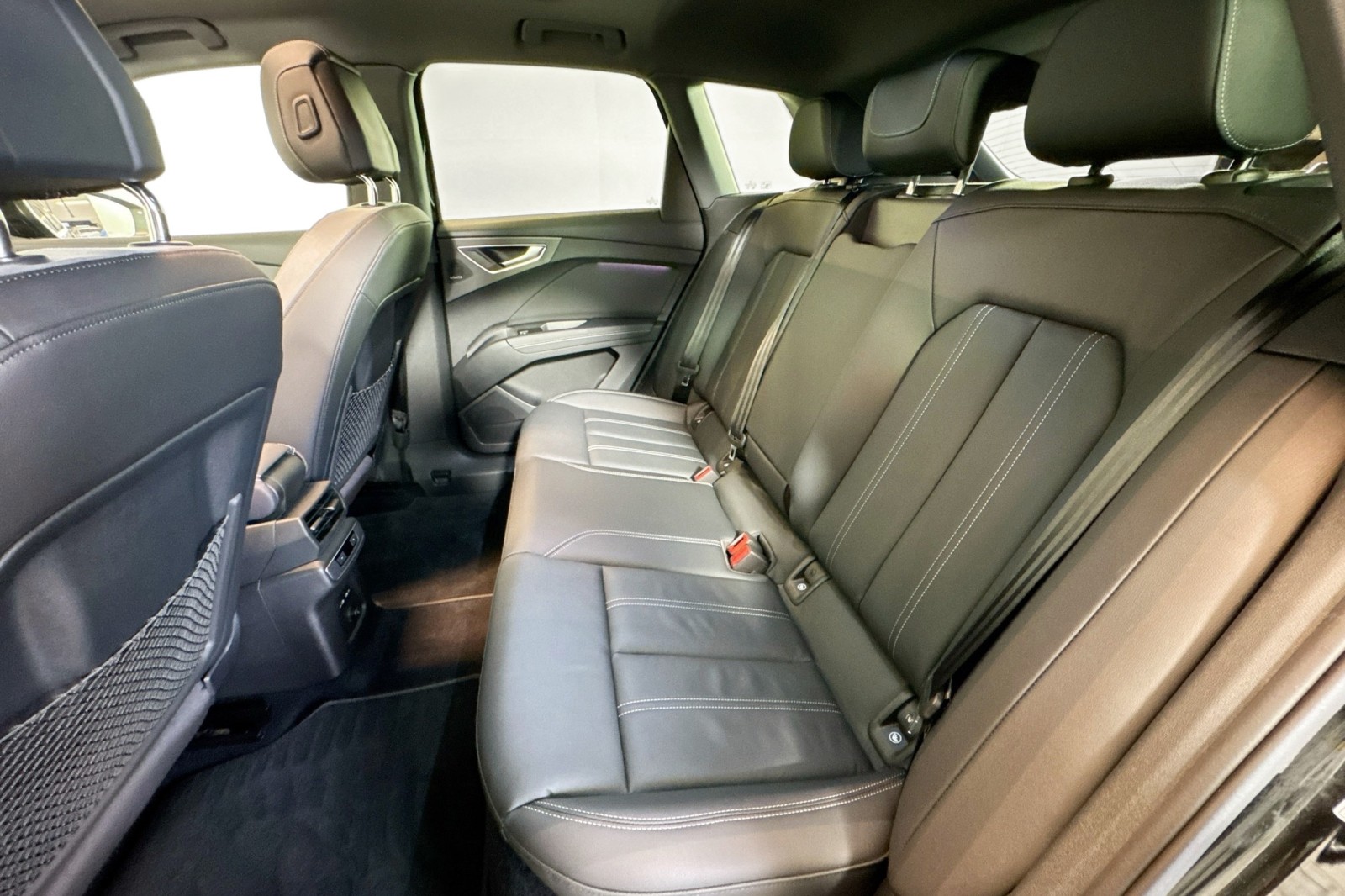 Used 2023 MYTHOS BLACK Audi Premium Plus image 22