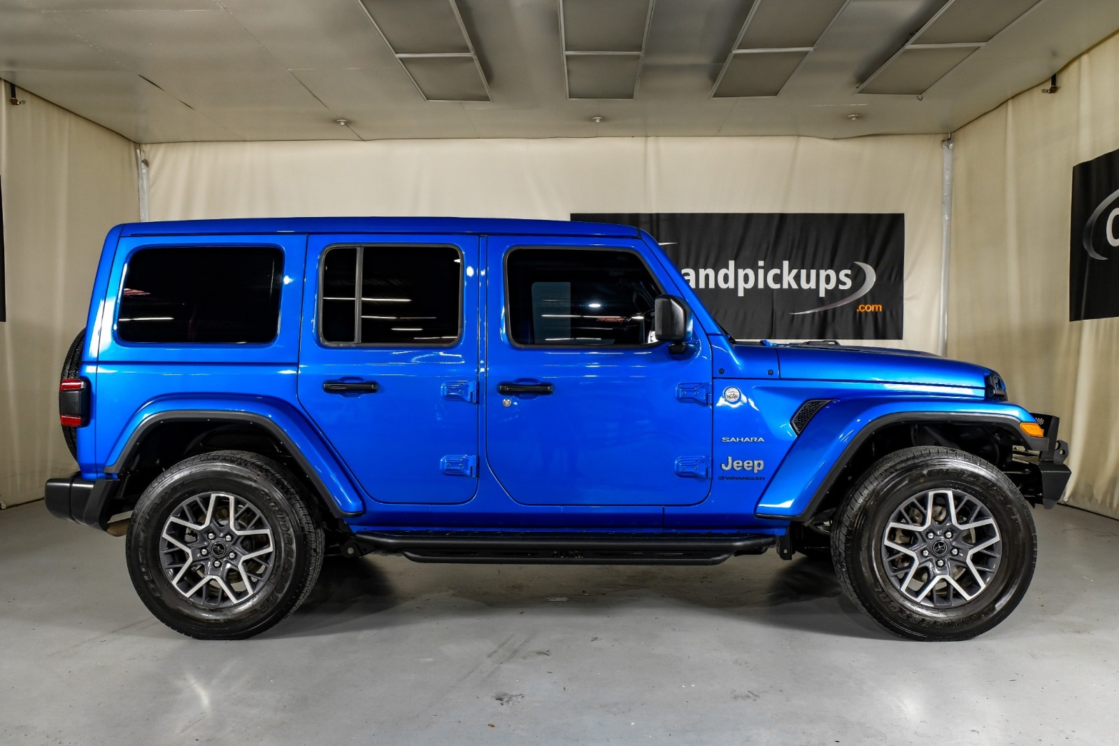 2024 Jeep Wrangler Sahara 5