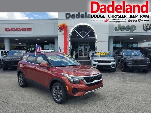 Mars Orange 2023 Kia Seltos SUV / Crossover Front-Wheel Drive Automatic