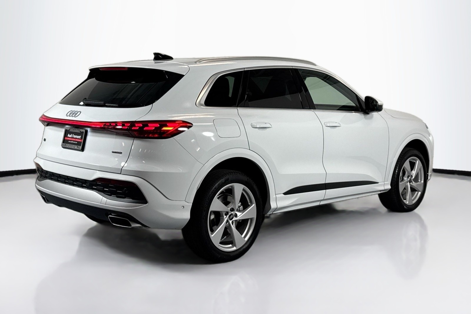 New 2025 Glacier White Metallic Audi Premium Plus 2.0 TFSI quattro image 5