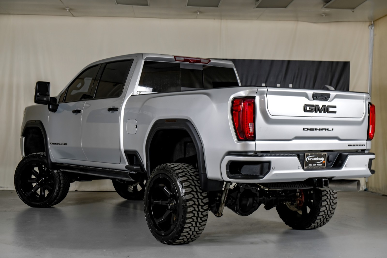 2023 GMC Sierra 2500HD Denali 8