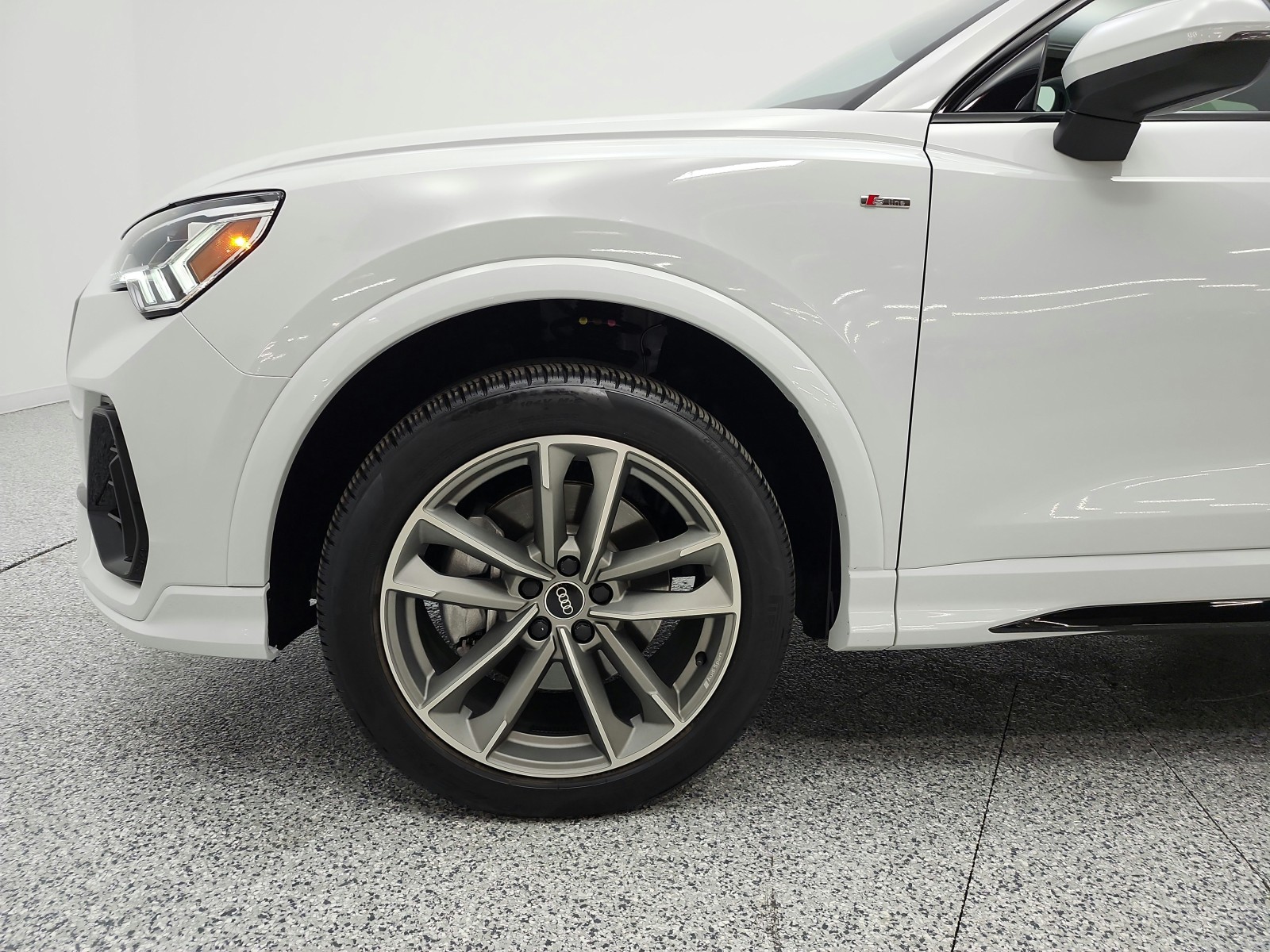 Used 2025 Glacier White Metallic Audi S line Premium image 30