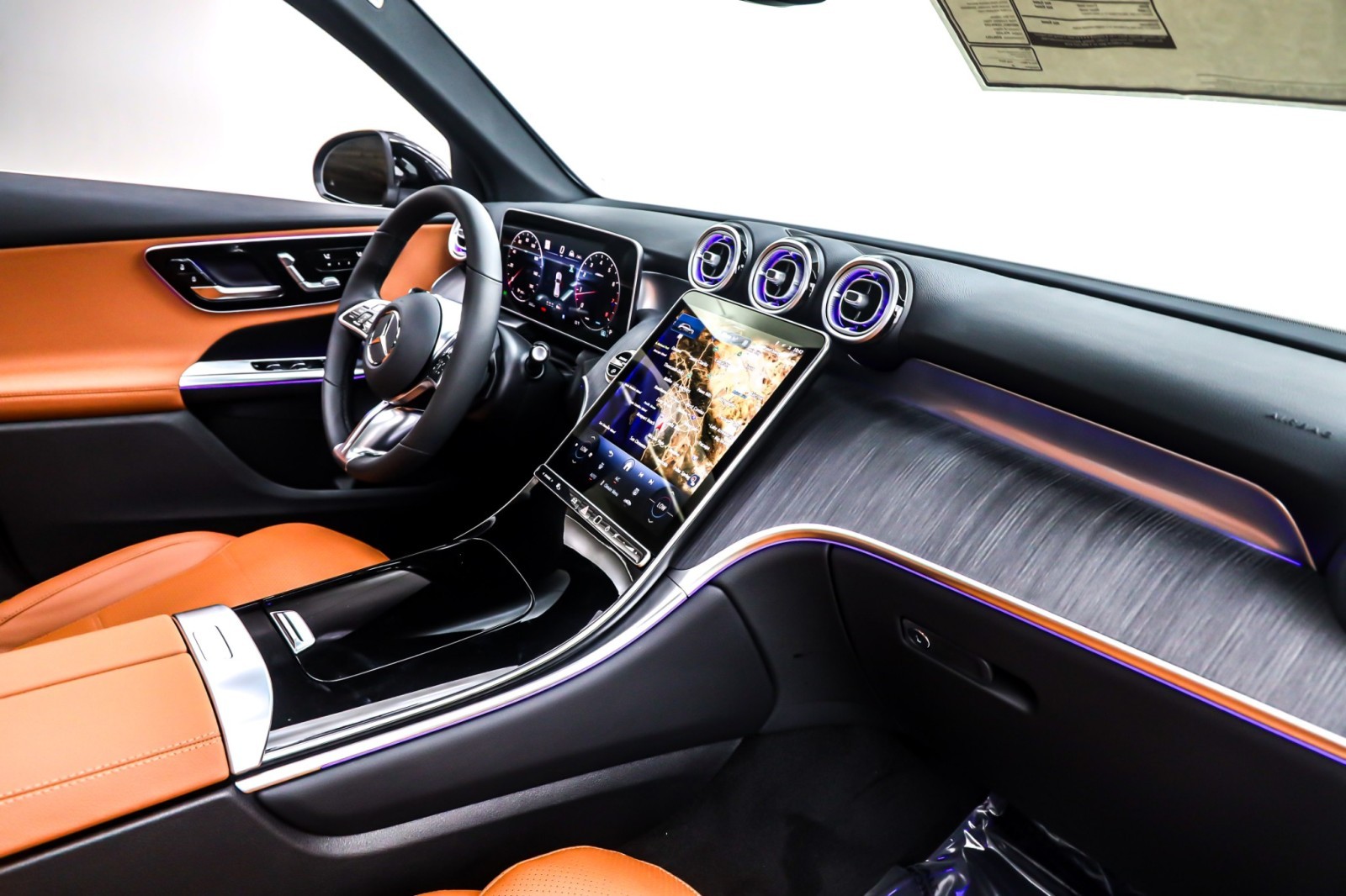 New 2026 Black Mercedes-Benz GLC 300 image 5