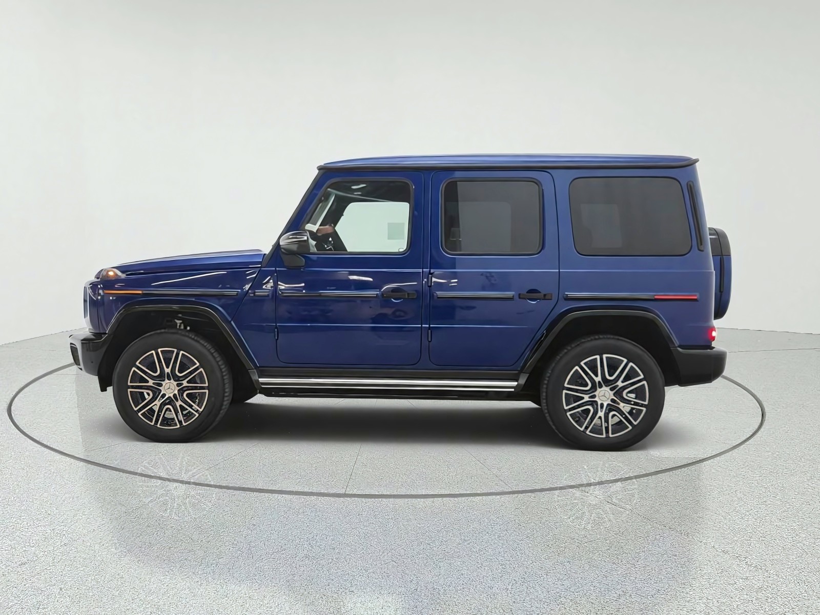 New 2027 Brilliant Blue Metallic Mercedes-Benz G 580e SUV image 8