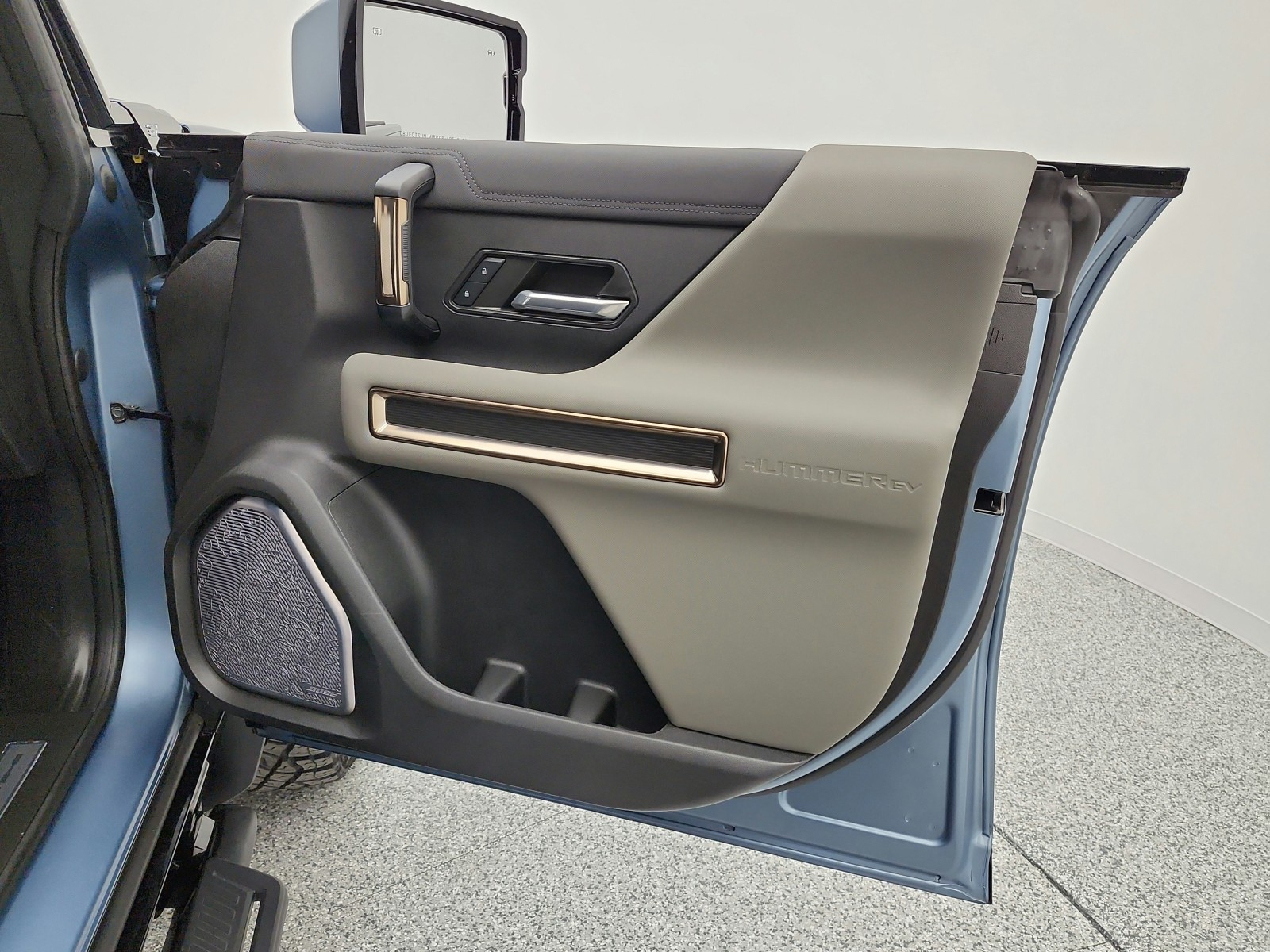 Used 2024 Neptune Blue Matte GMC e4WD 4dr 3X image 21