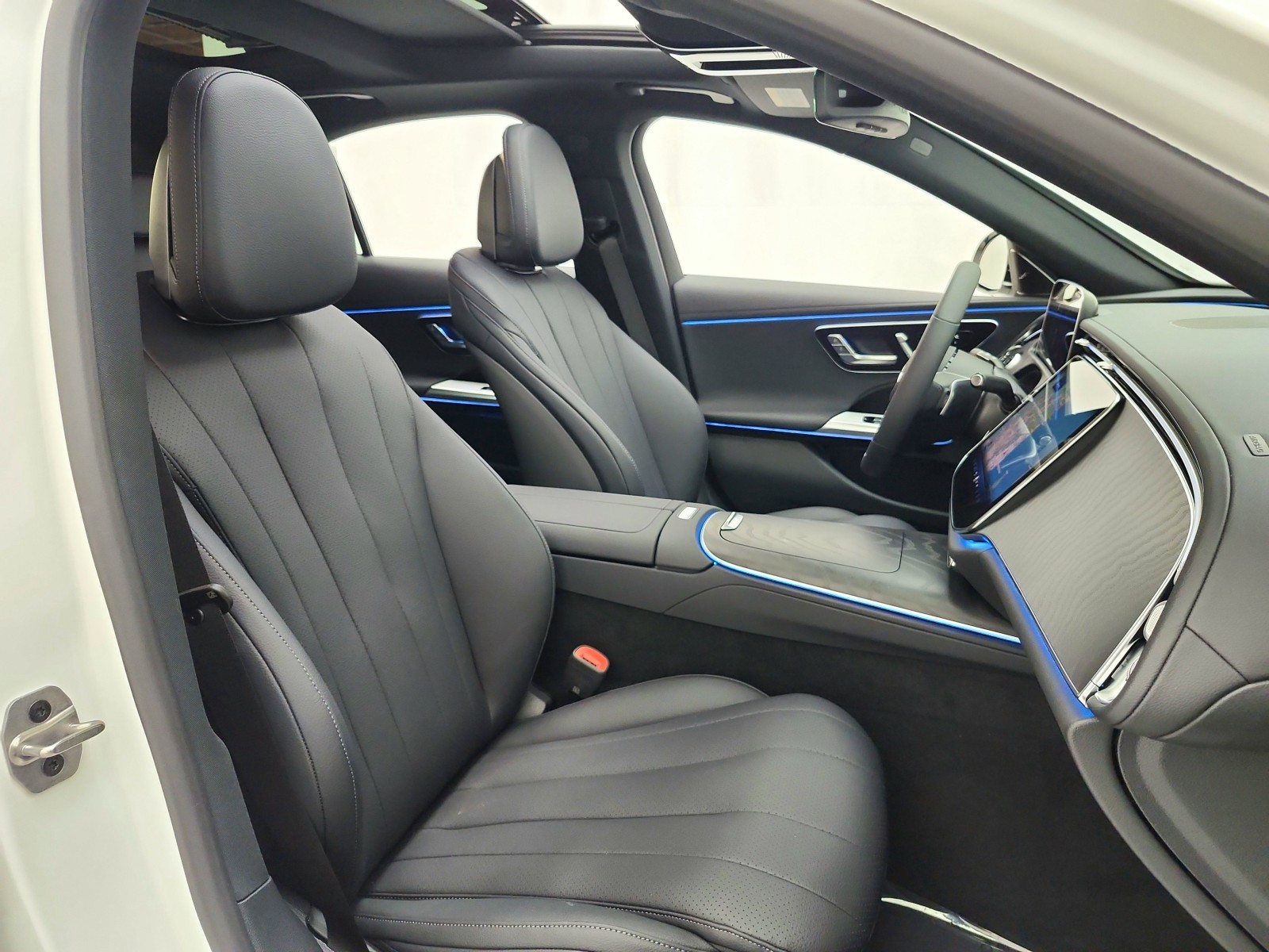 New 2027 Polar White Mercedes-Benz E 350 RWD Sedan image 16