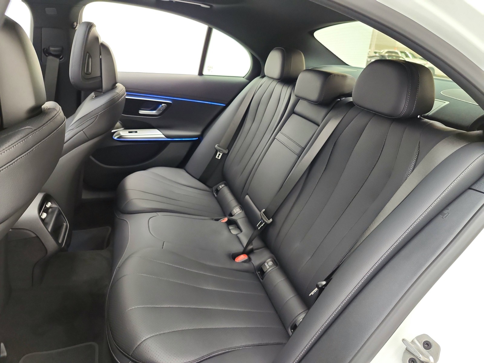 New 2027 Polar White Mercedes-Benz E 350 RWD Sedan image 12