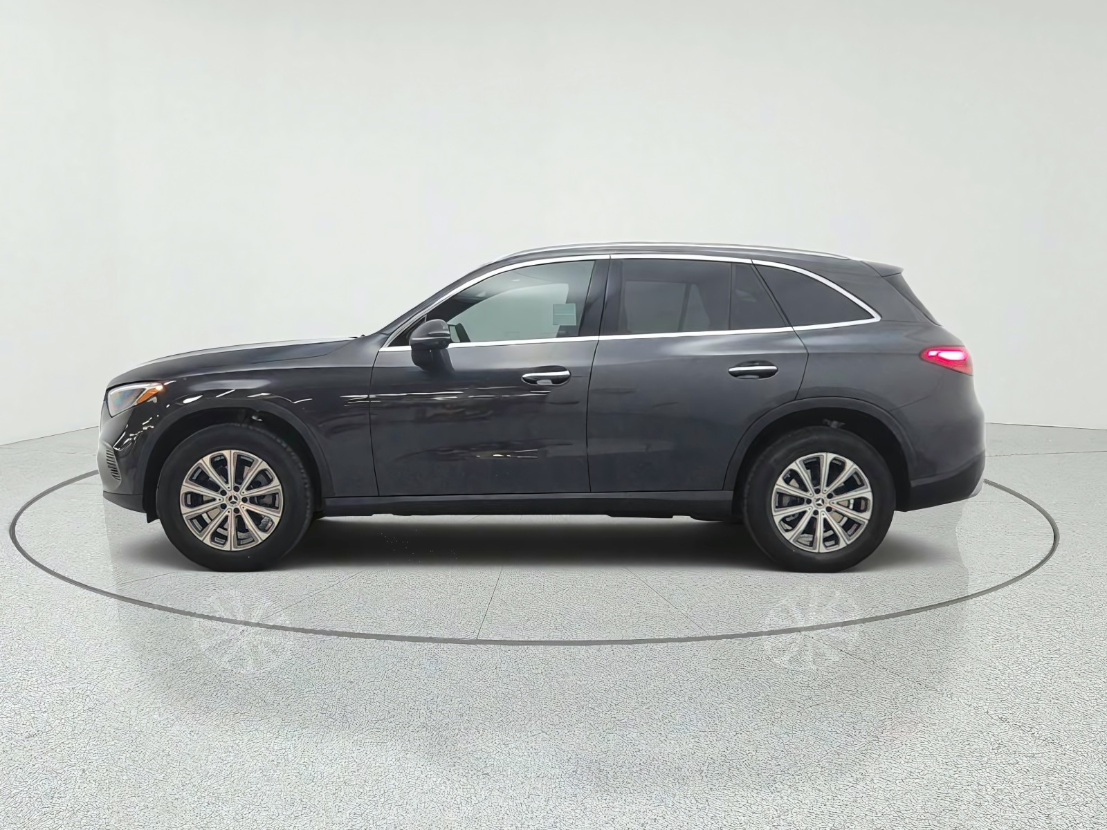 New 2027 Graphite Grey Metallic Mercedes-Benz GLC 300 SUV image 8