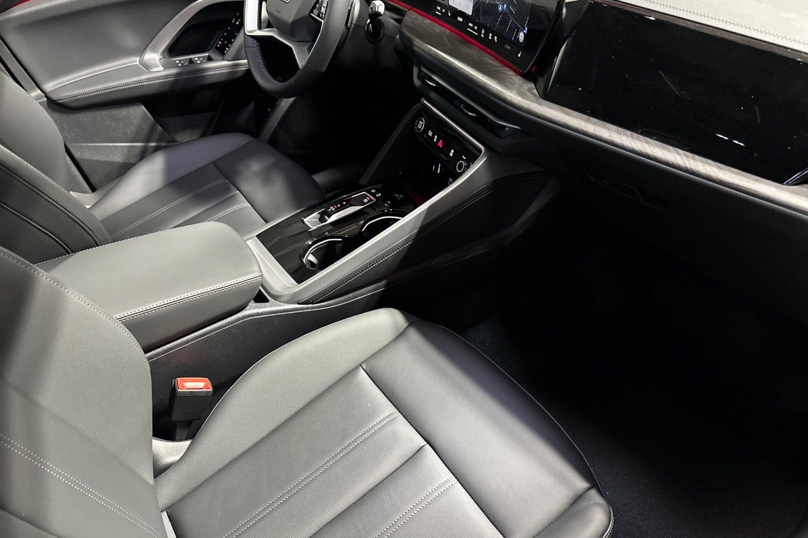 New 2026 Tambora Gray Metallic Audi Premium Plus 2.0 TFSI quattro image 15