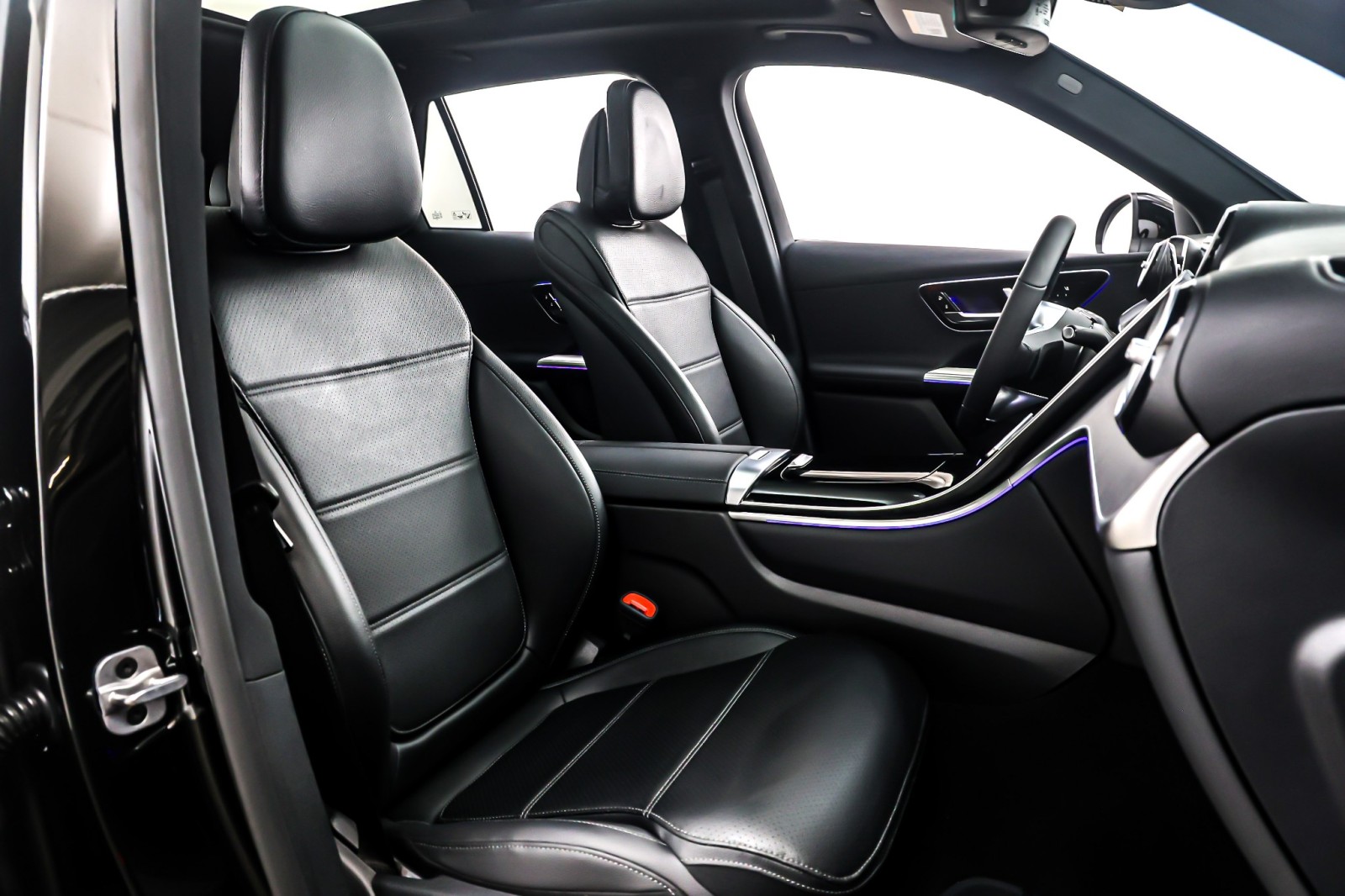 New 2026 Black Mercedes-Benz GLC 300 image 7