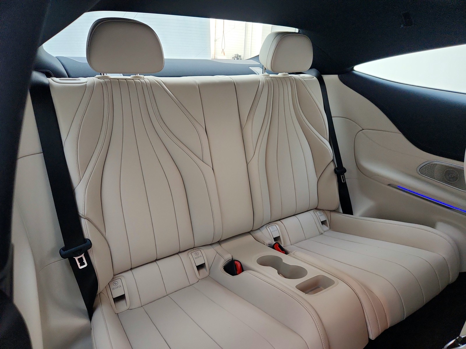 New 2026 MANUFAKTUR Moonlight White Metallic Mercedes-Benz CLE 450 4MATIC® Coupe image 20