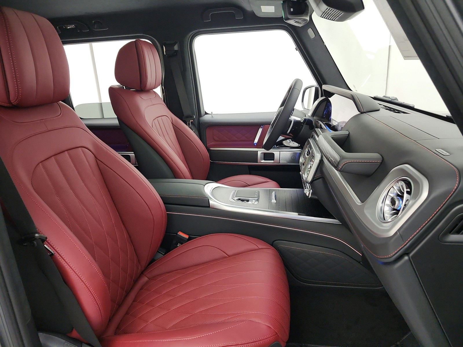 New 2027 MANUFAKTUR Platinum magno Mercedes-Benz G 580e SUV image 14