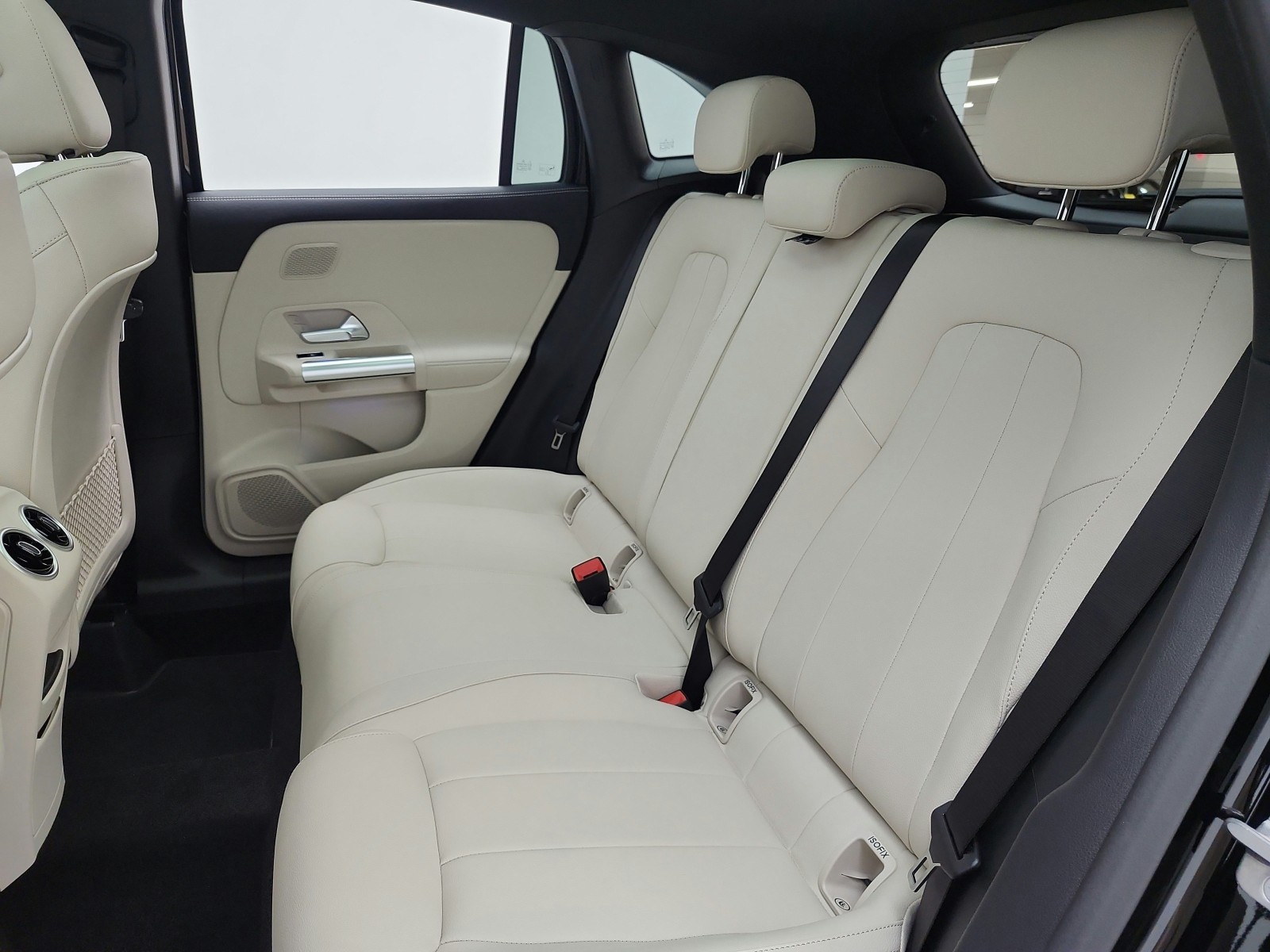 New 2026 Night Black Mercedes-Benz GLA 250 SUV image 11