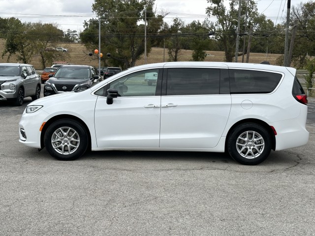 2024 Chrysler Pacifica Touring L 6