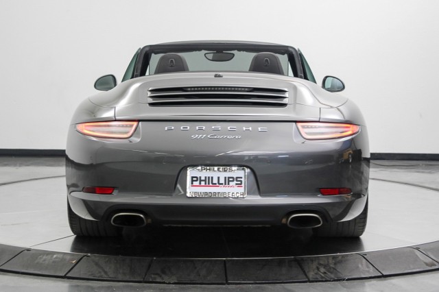 2015 Porsche 911 Carrera 13