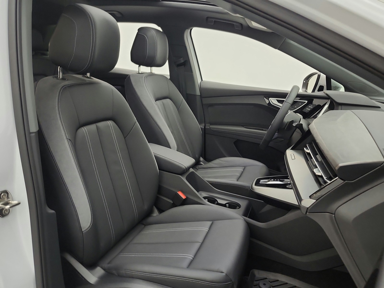 Used 2025 Glacier White Metallic Audi Premium 45 RWD image 19