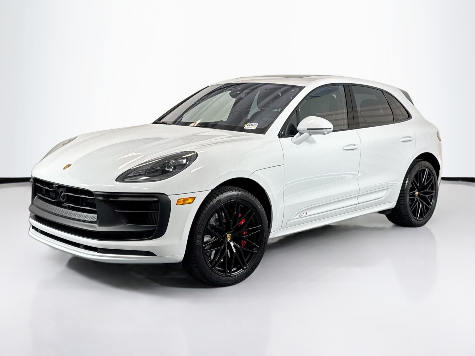 2023 Porsche Macan GTS's photo