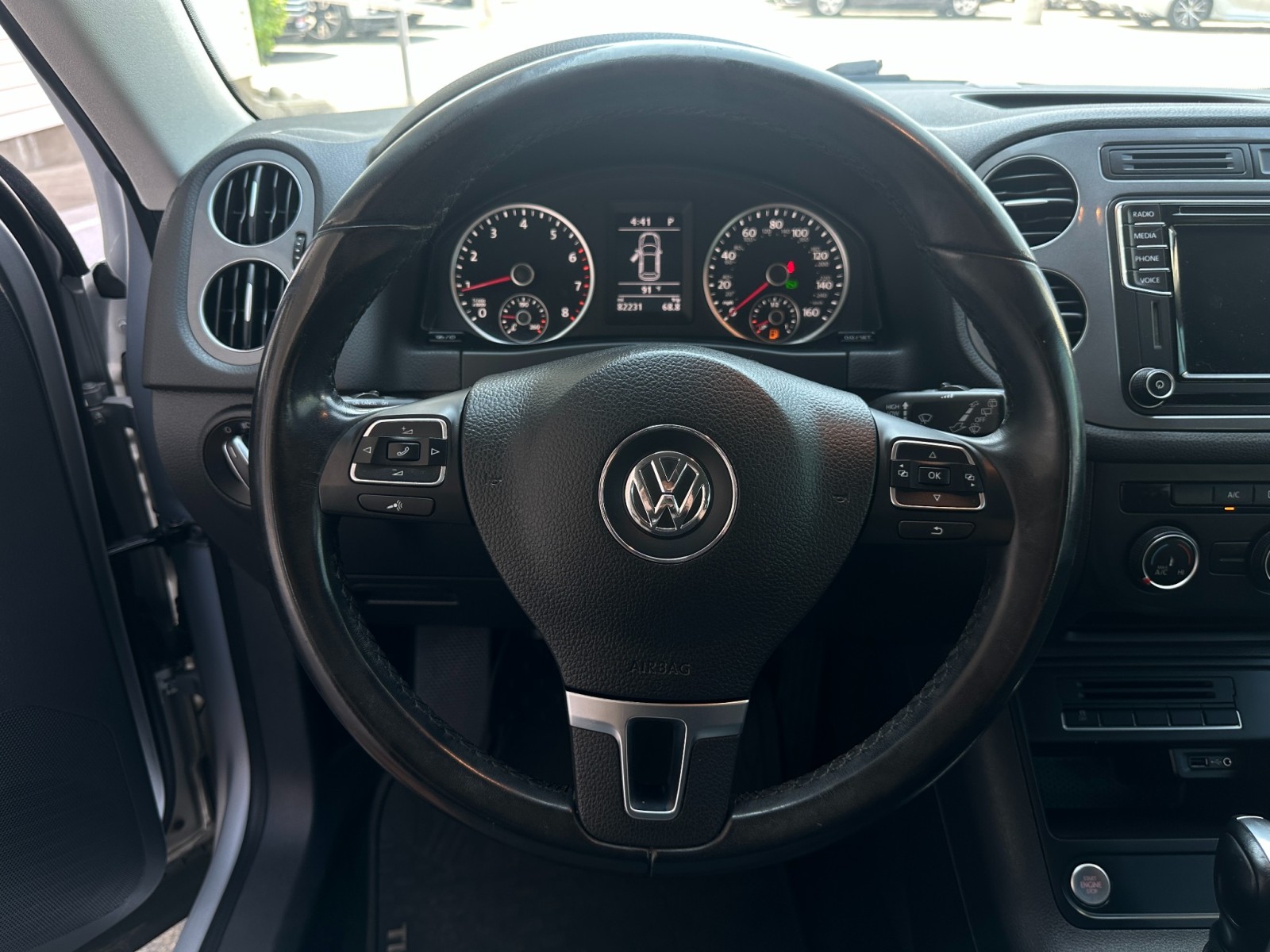 2017 Volkswagen Tiguan Limited  14