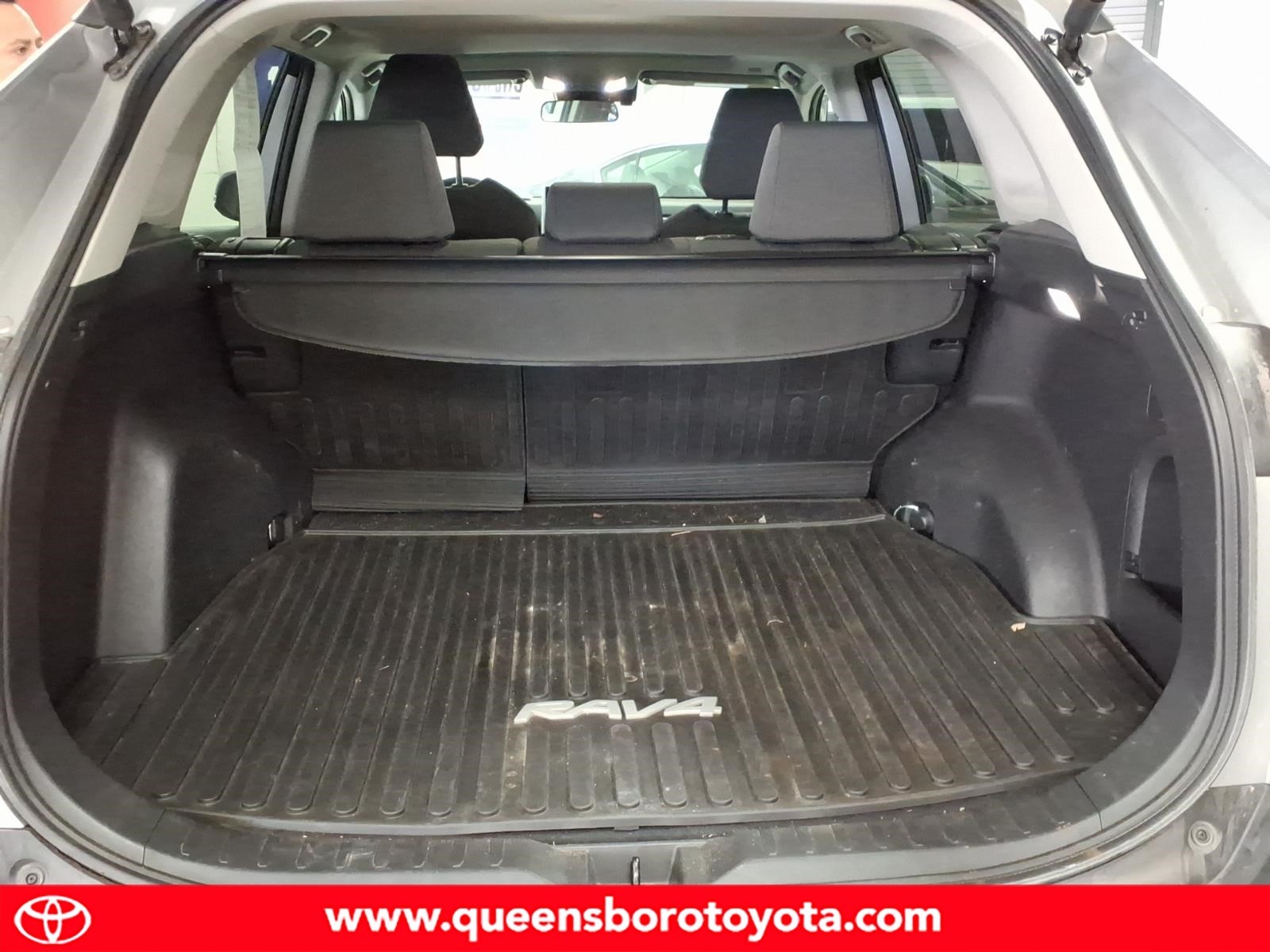 Used 2024 Toyota rav4 Sedan