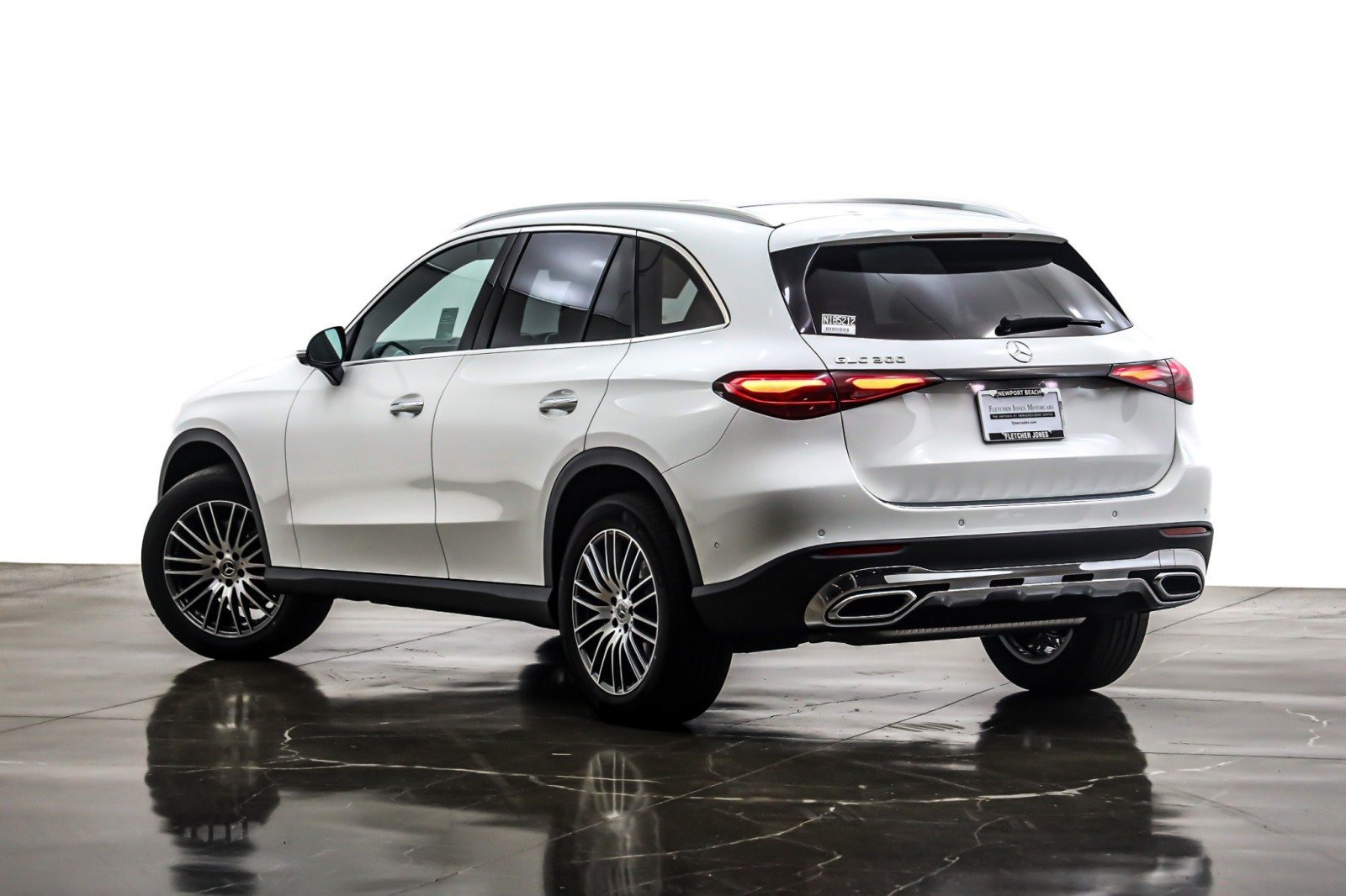New 2026 Polar White Mercedes-Benz GLC 300 image 12