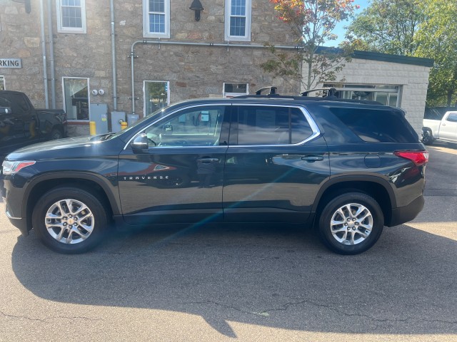 2021 Chevrolet Traverse LT Cloth 2