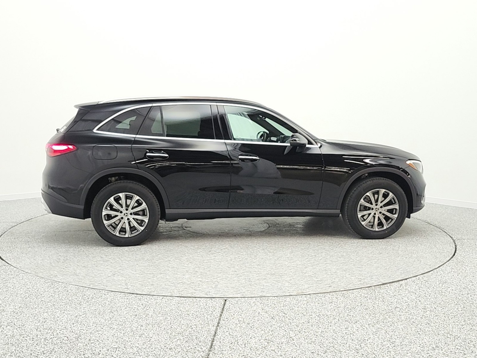 New 2026 Black Mercedes-Benz GLC 300 image 4