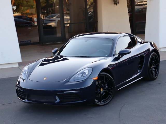 2018  718 Cayman  in , 