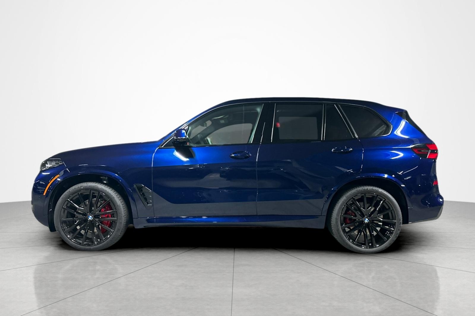 New 2026 Tanzanite Blue II Metallic BMW sDrive40i image 2