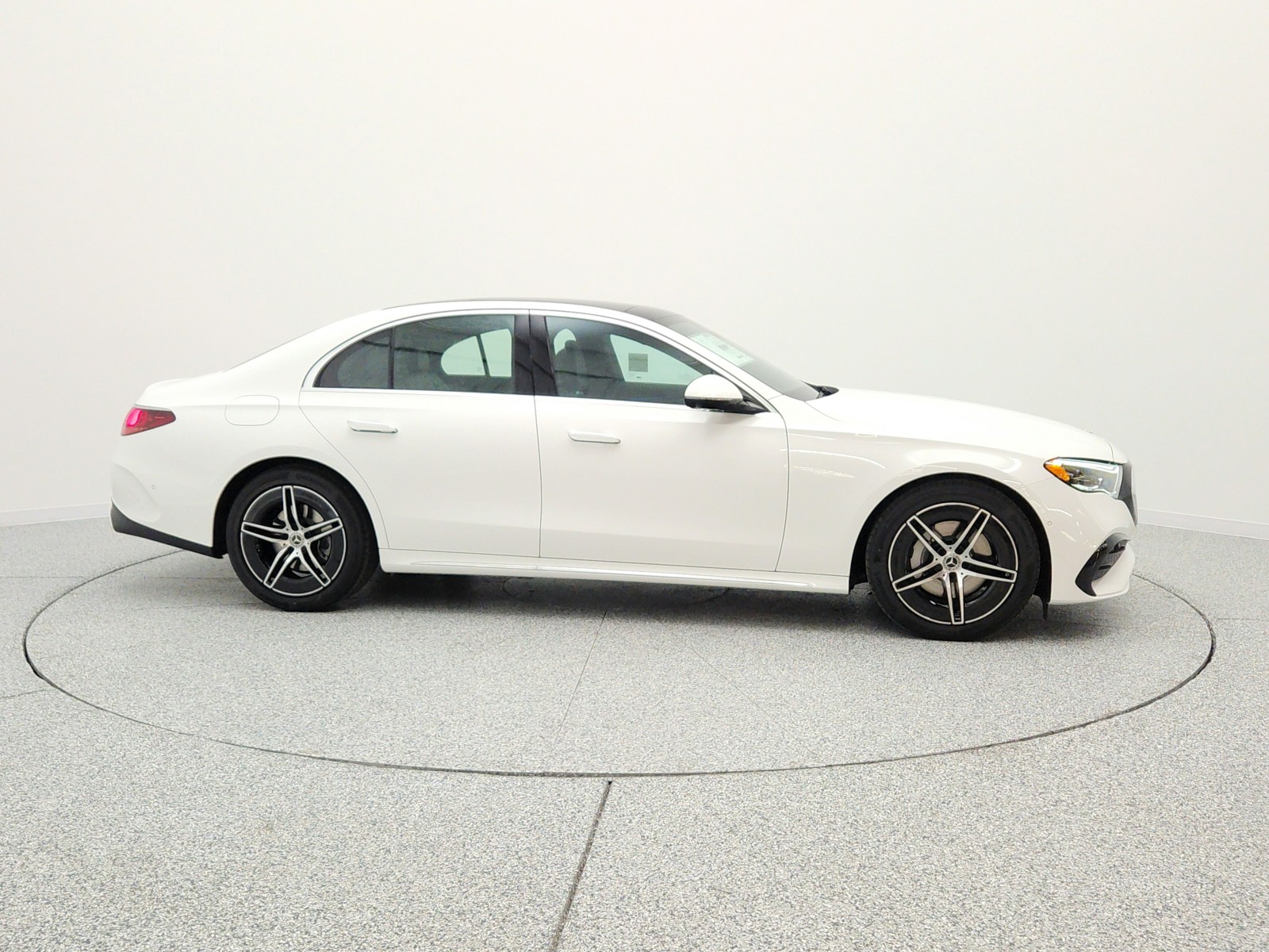 New 2026 Polar White Mercedes-Benz E 350 RWD Sedan image 4
