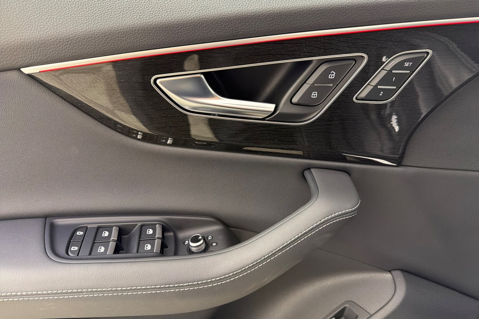 Used 2025 Mythos Black Metallic Audi Prestige 55 TFSI quattro image 10