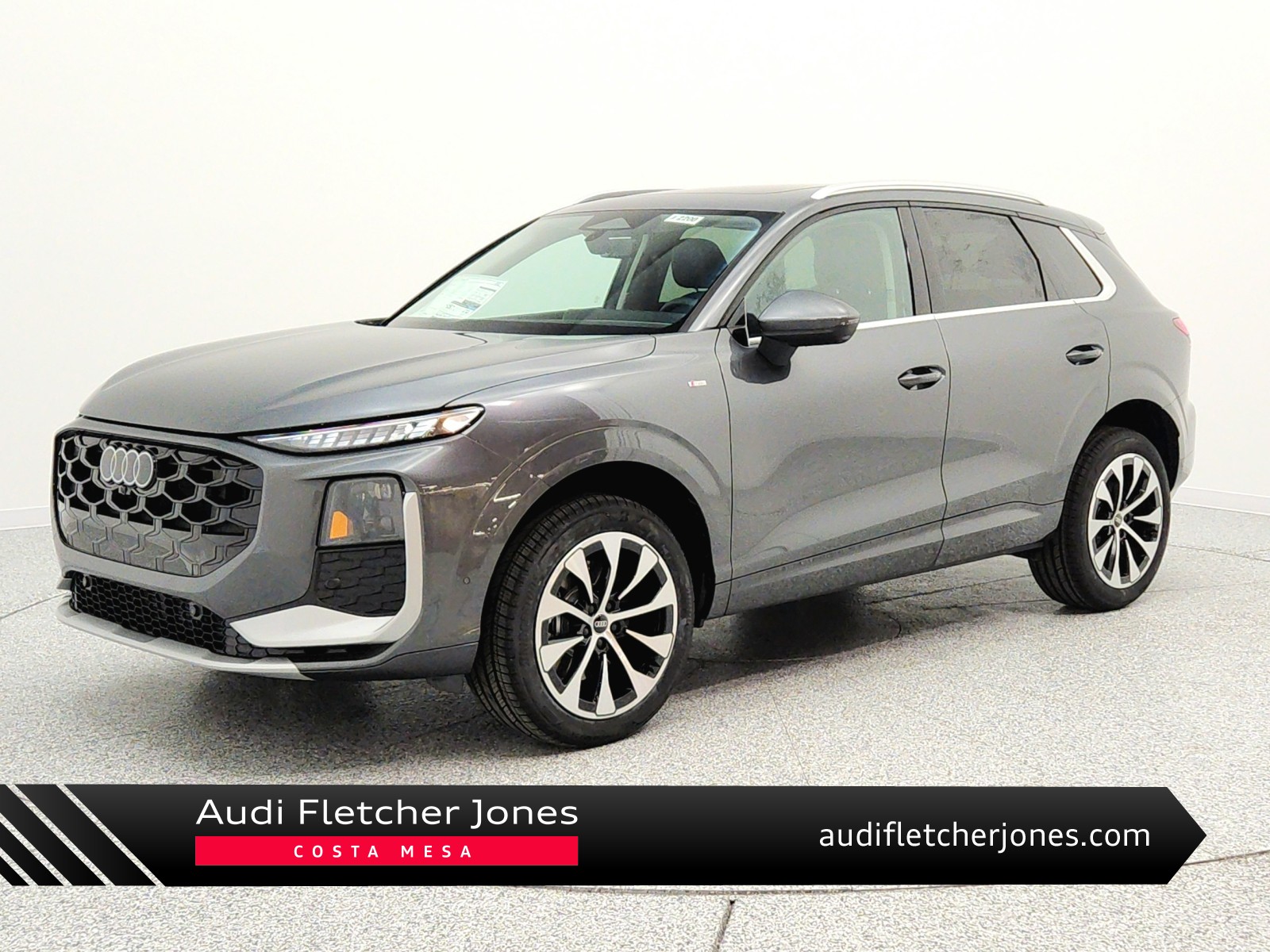 Daytona Gray Pearl Effect 2026 Audi Q3 SUV / Crossover All-Wheel Drive Automatic