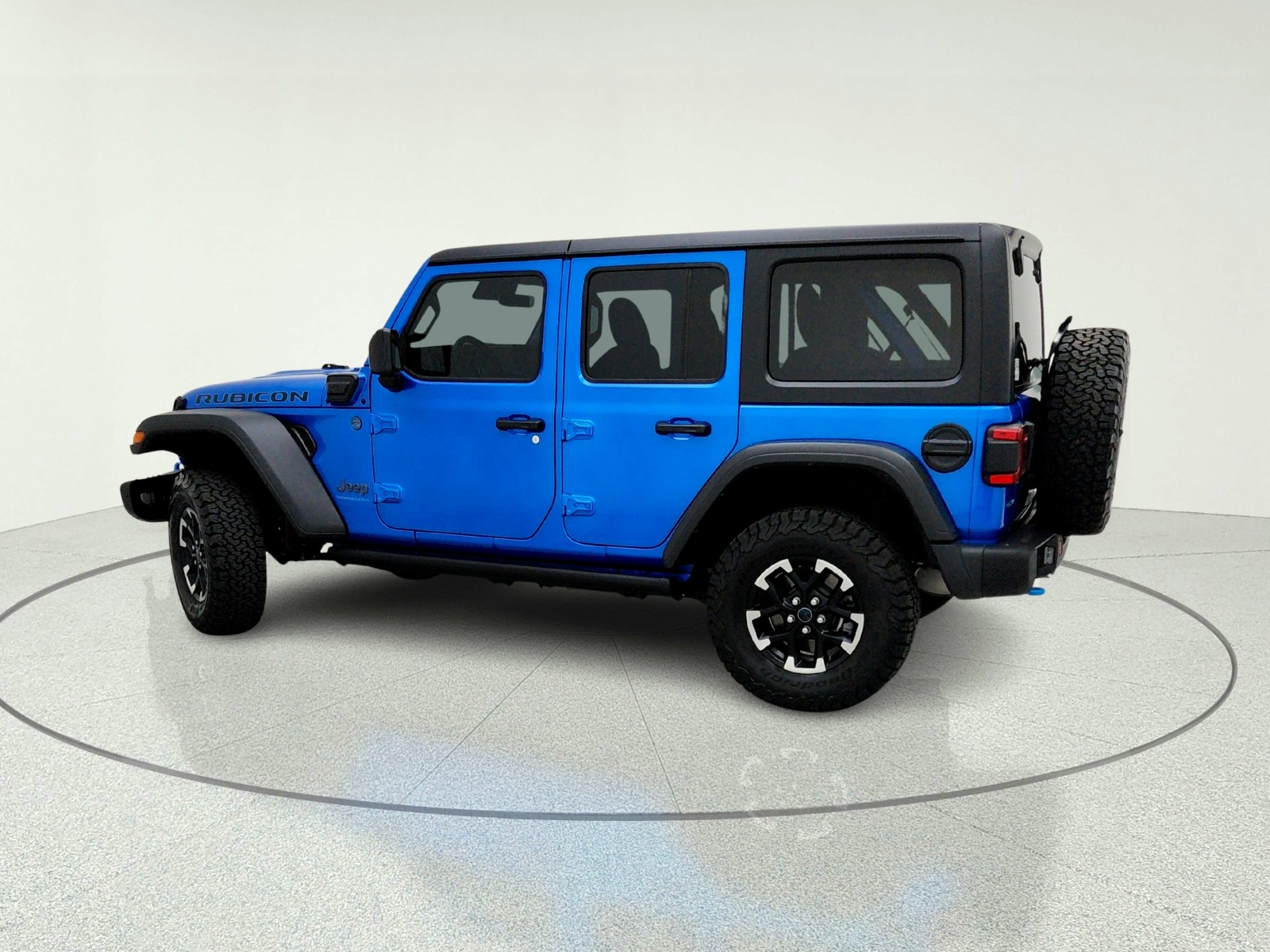 Used 2024 Hydro Blue Pearlcoat Jeep Rubicon image 13