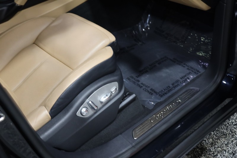 2016 Porsche Cayenne S E-Hybrid 4dr Suv in ,