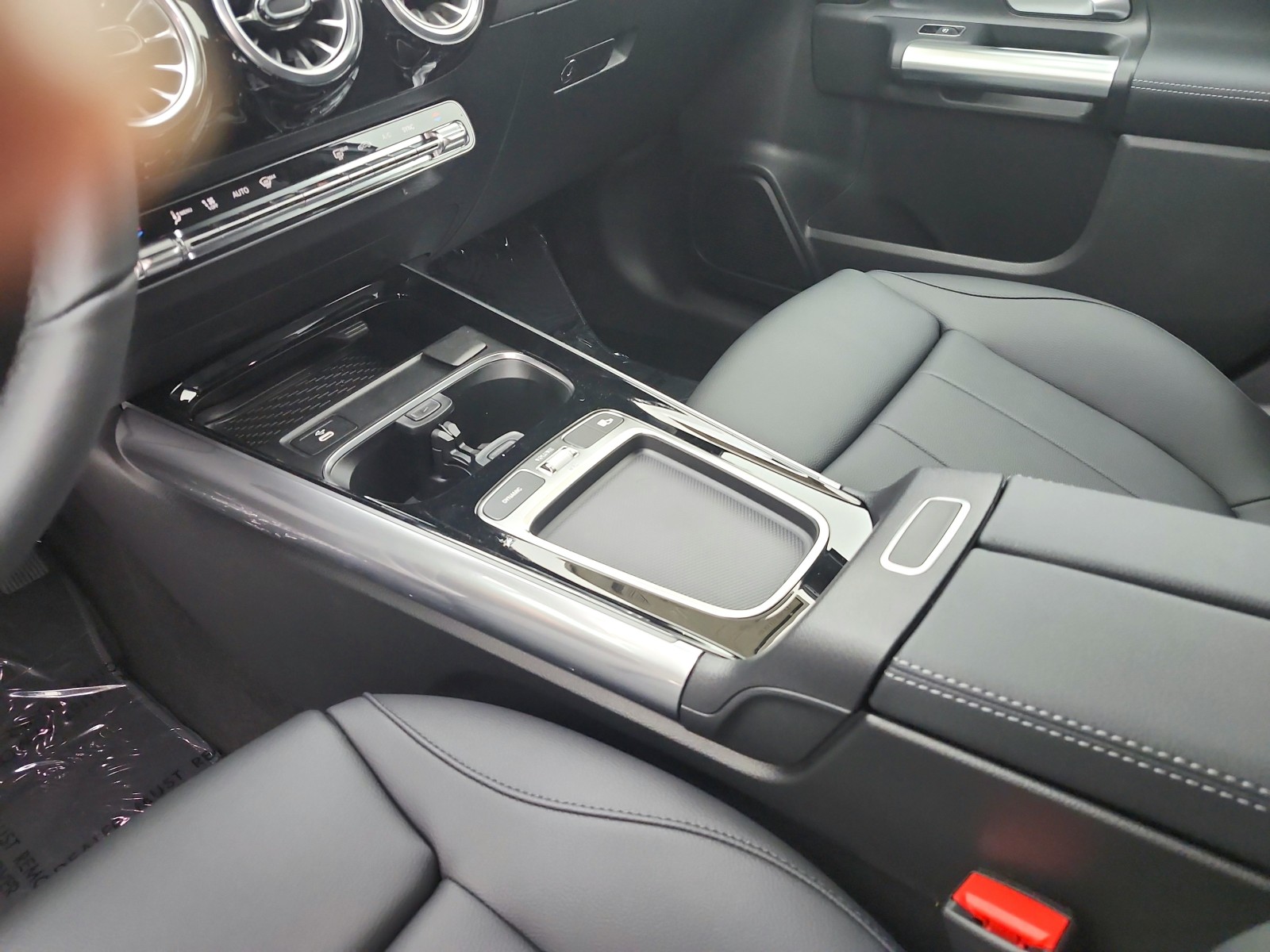 New 2026 Cirrus Silver Metallic Mercedes-Benz GLA 250 image 10